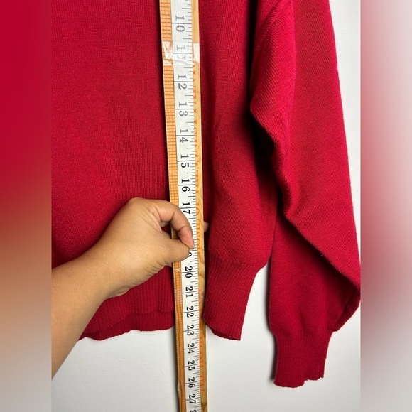 OBERMEYER Vtg Wool Red Crop Long Sleeve Turtleneck Pullover Sweater size M - Picture 10 of 11